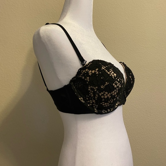 Victoria’s Secret Very Sexy Push Up Bra - Picture 4 of 7